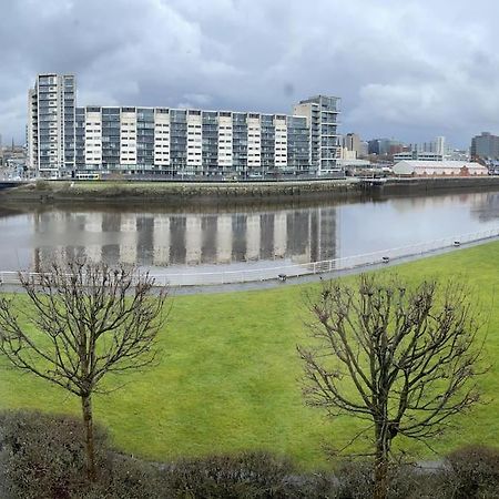 River View Apartment Glasgow Eksteriør billede