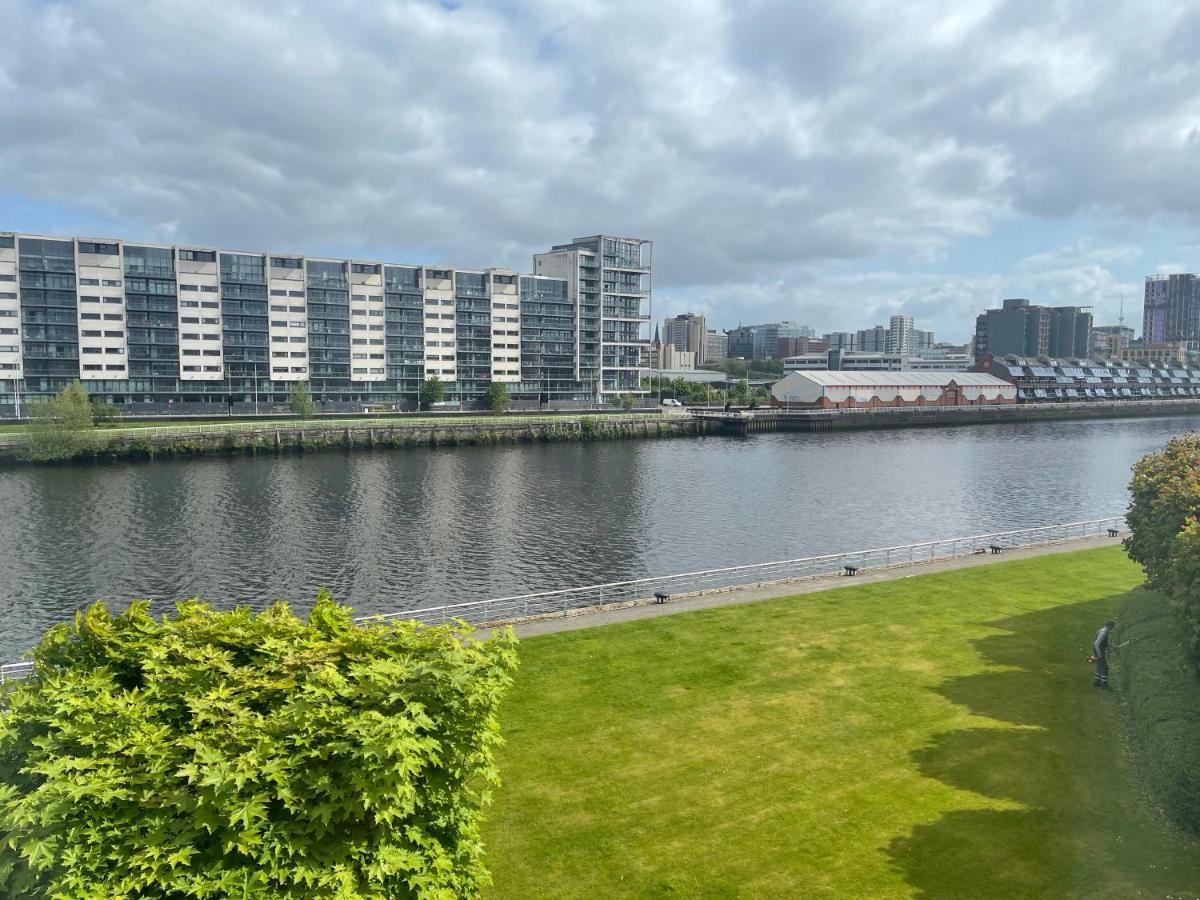 River View Apartment Glasgow Eksteriør billede