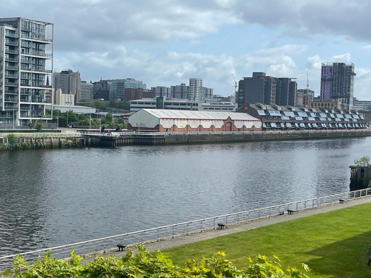 River View Apartment Glasgow Eksteriør billede
